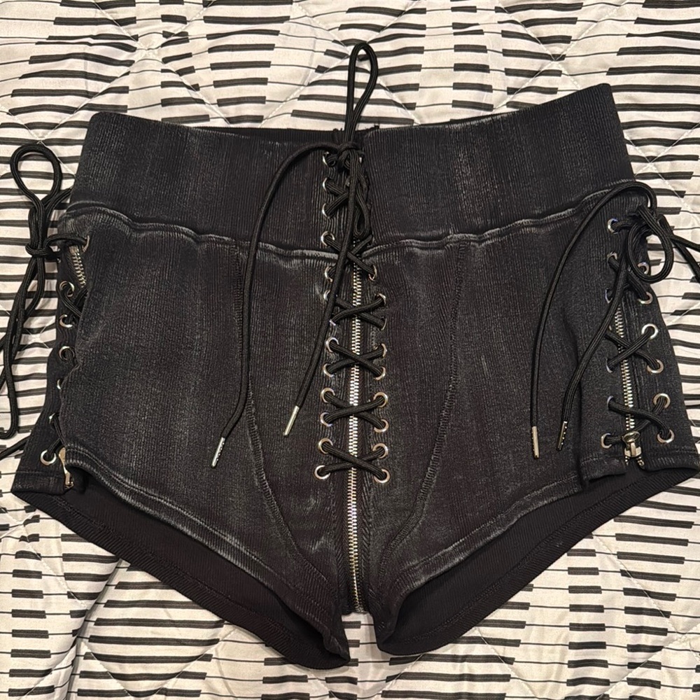 Tordrobes charcoal washed uzip shorts